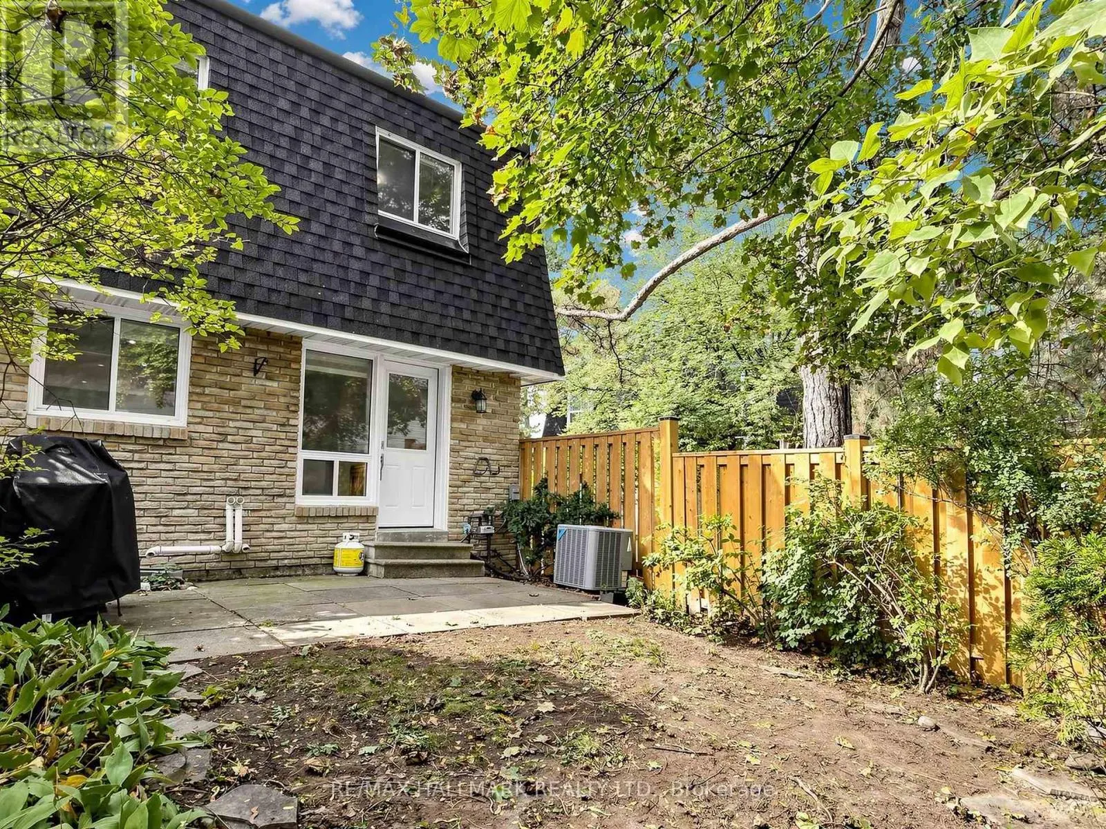 13 - 282 ROYAL ORCHARD BOULEVARD