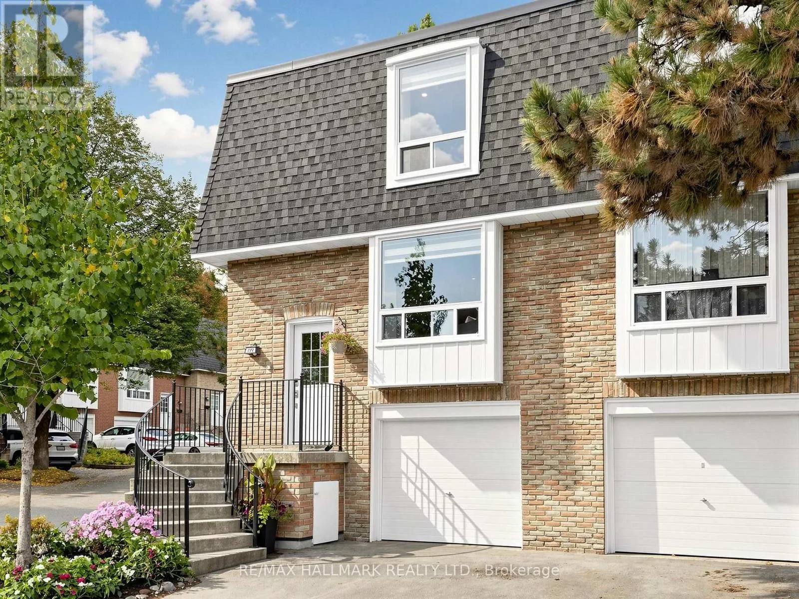 13 - 282 ROYAL ORCHARD BOULEVARD