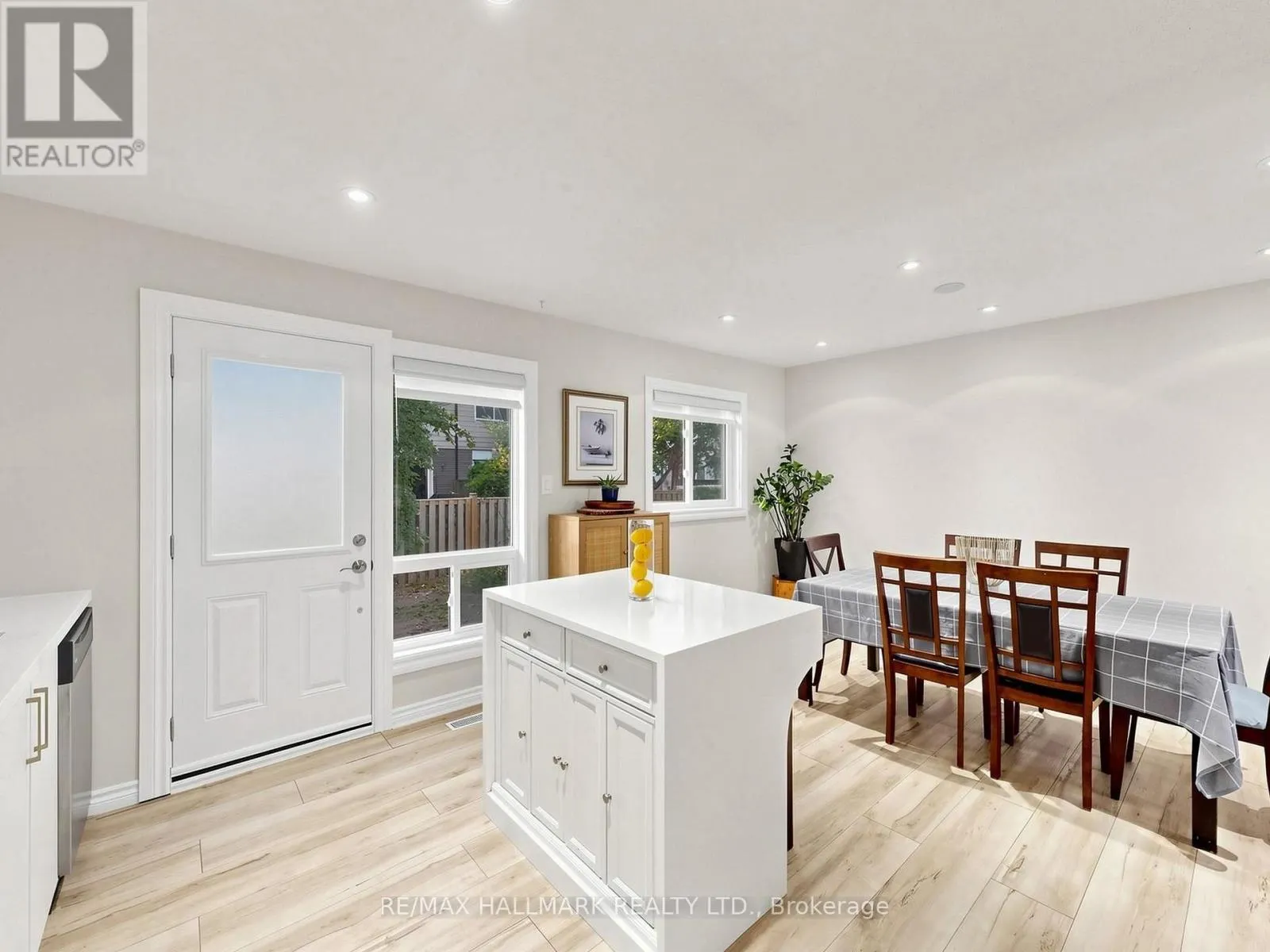 13 - 282 ROYAL ORCHARD BOULEVARD