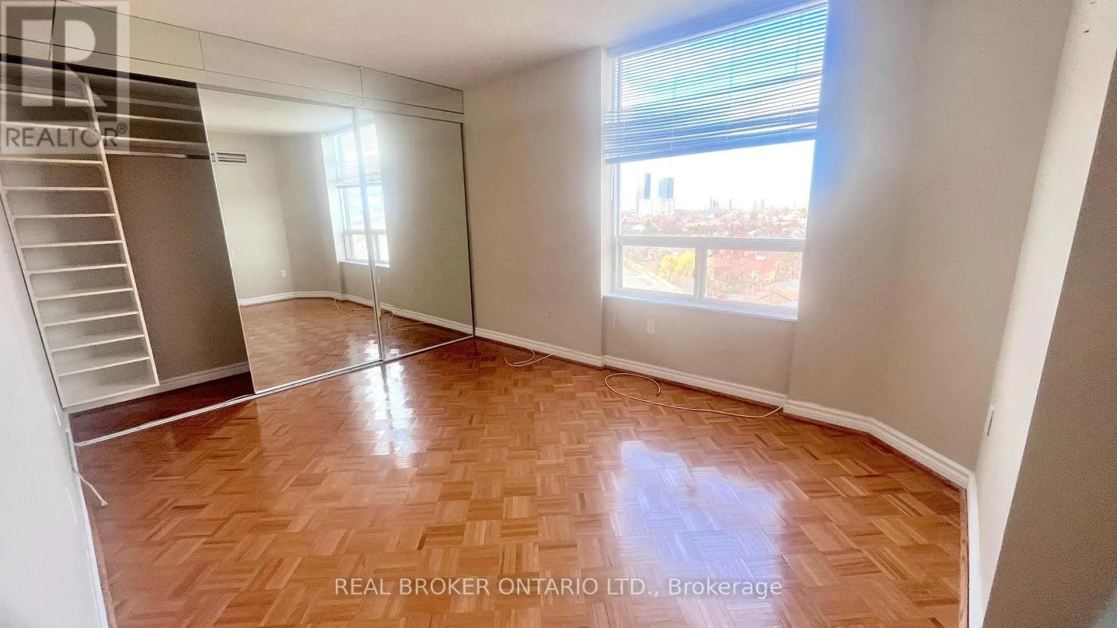 1403 - 343 CLARK AVENUE W