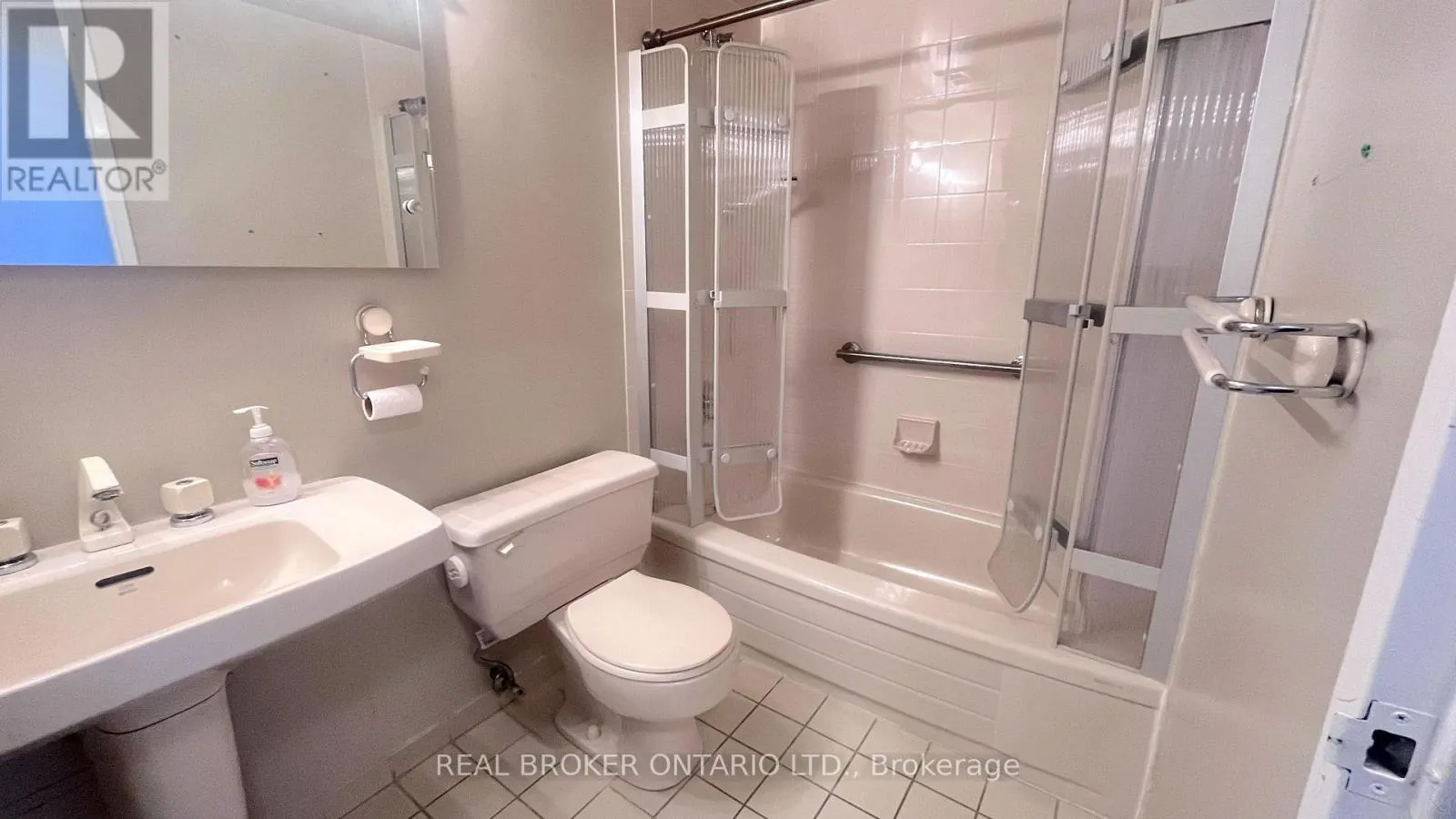 1403 - 343 CLARK AVENUE W