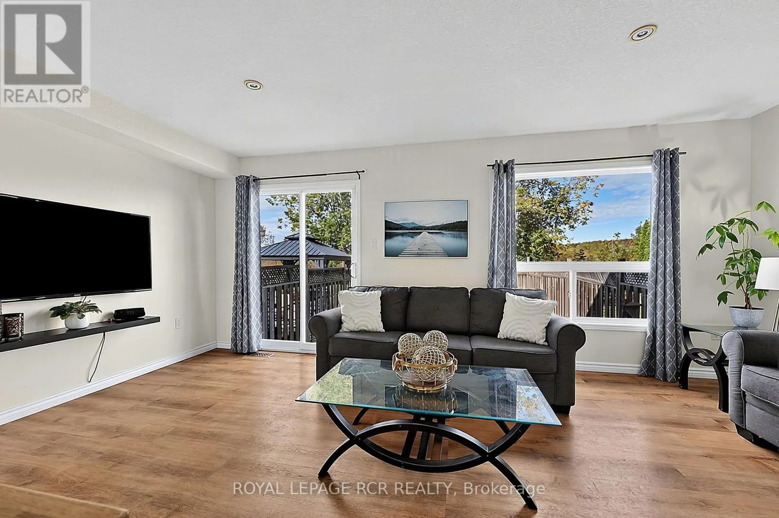 68 SHEPHARD AVENUE