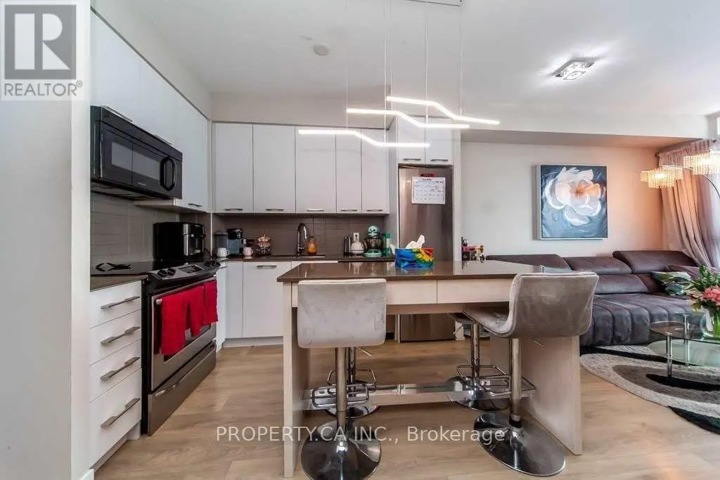 906 - 9471 YONGE STREET