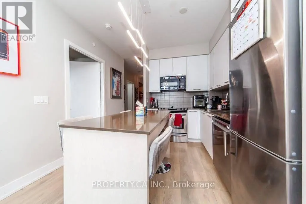 906 - 9471 YONGE STREET