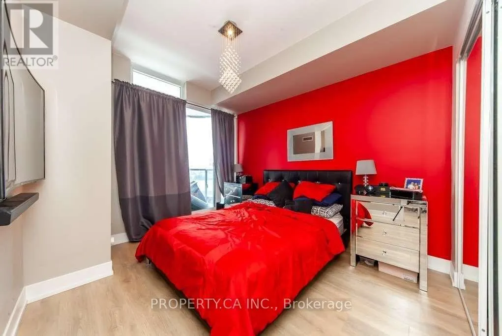 906 - 9471 YONGE STREET