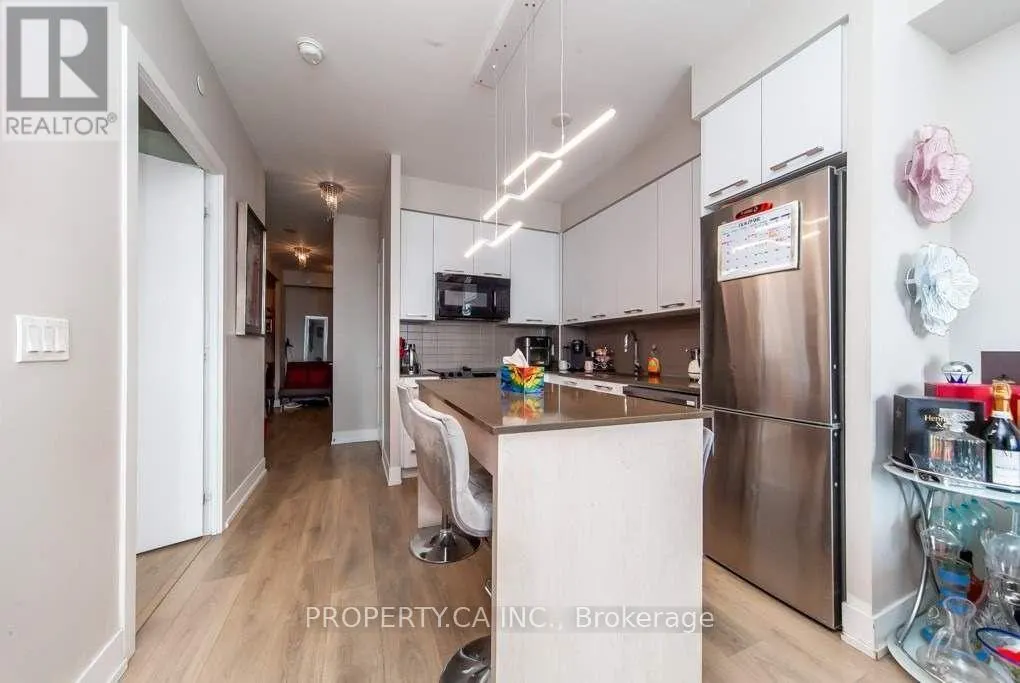 906 - 9471 YONGE STREET