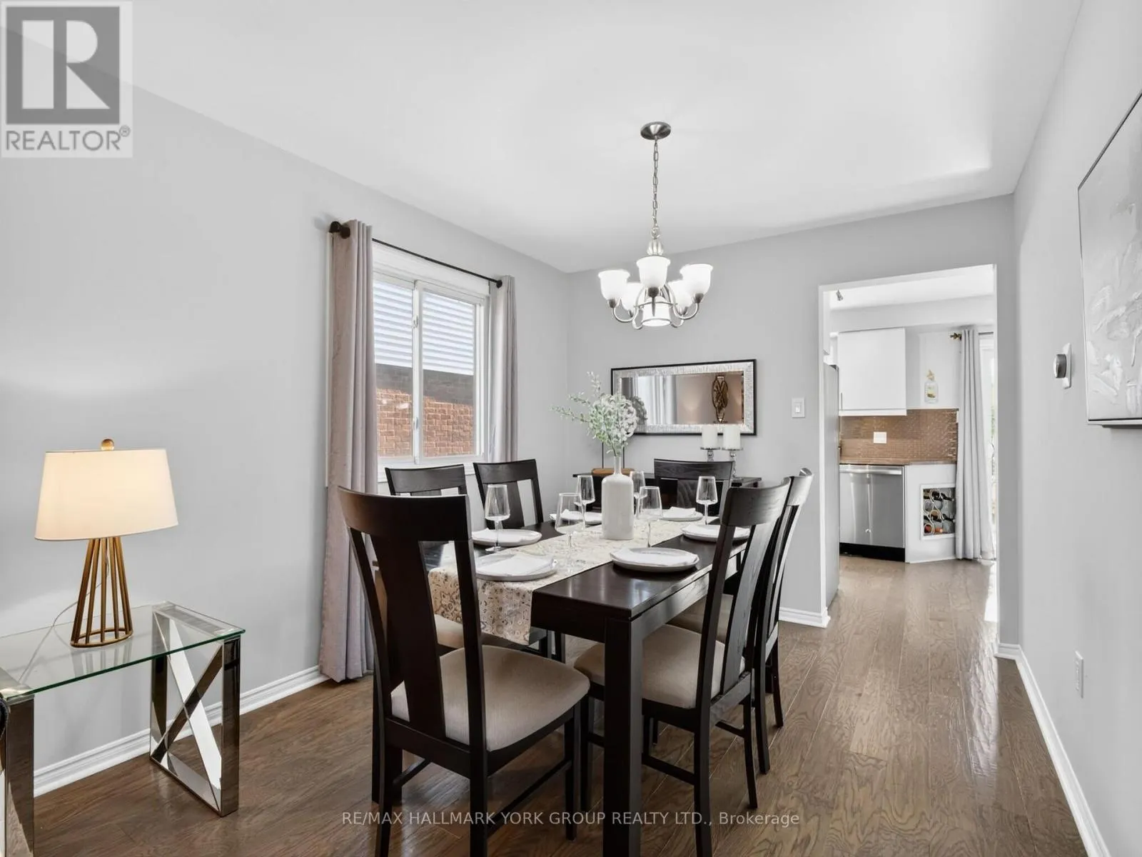 32 - 315 WILKES COURT