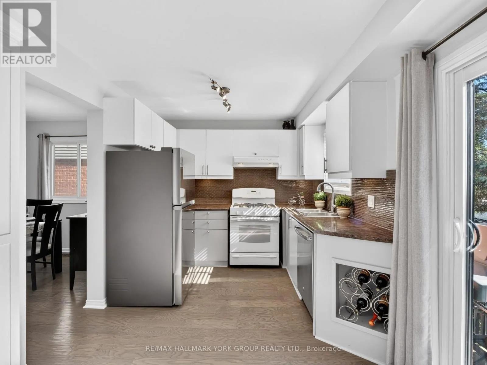 32 - 315 WILKES COURT