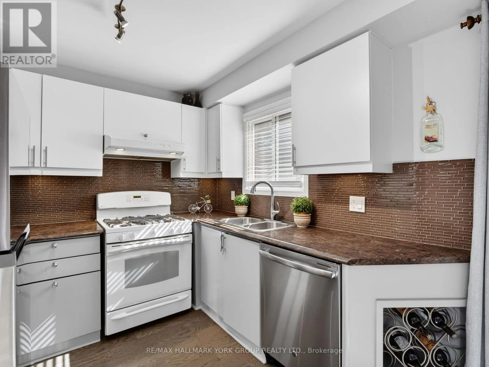 32 - 315 WILKES COURT