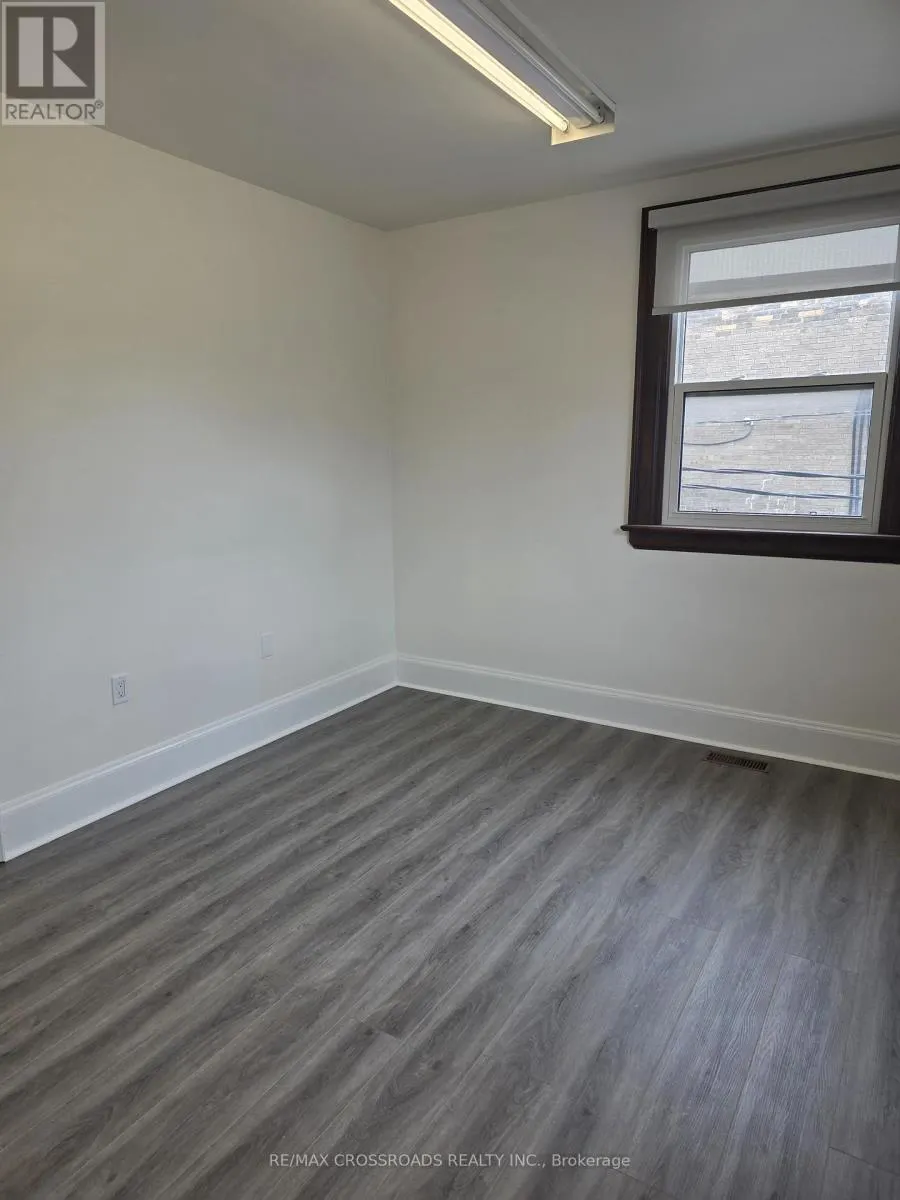 5 - 15221 YONGE STREET
