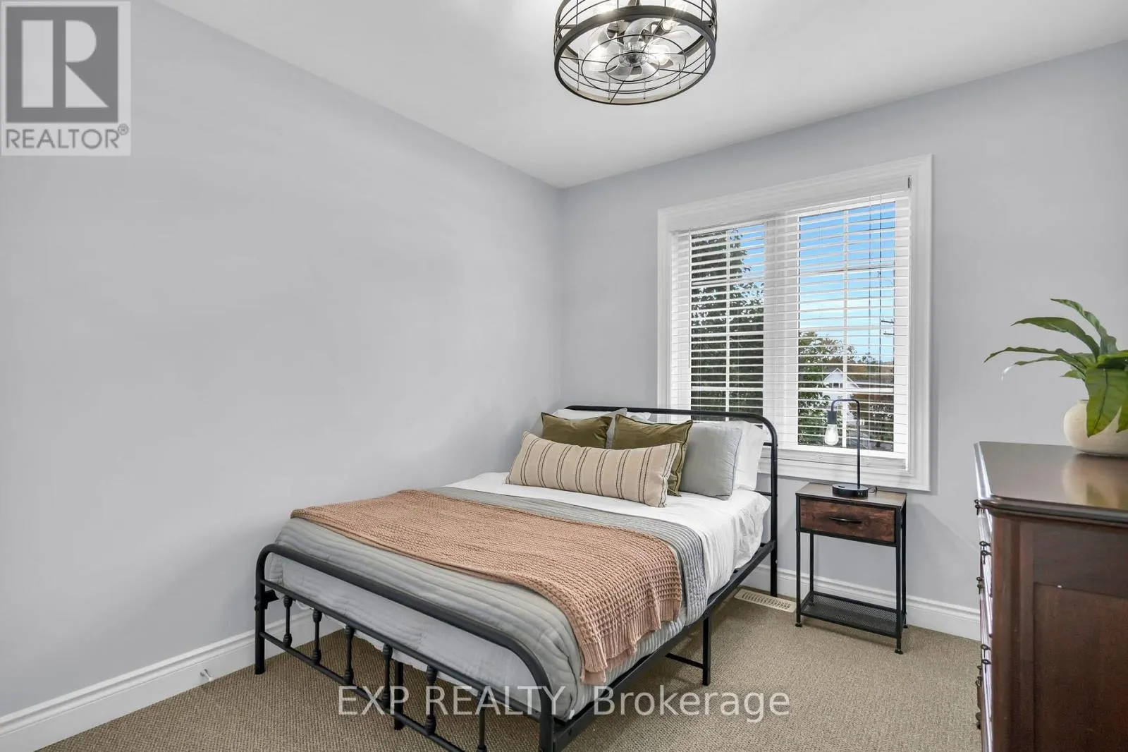 10 VITA STEPHANIE COURT