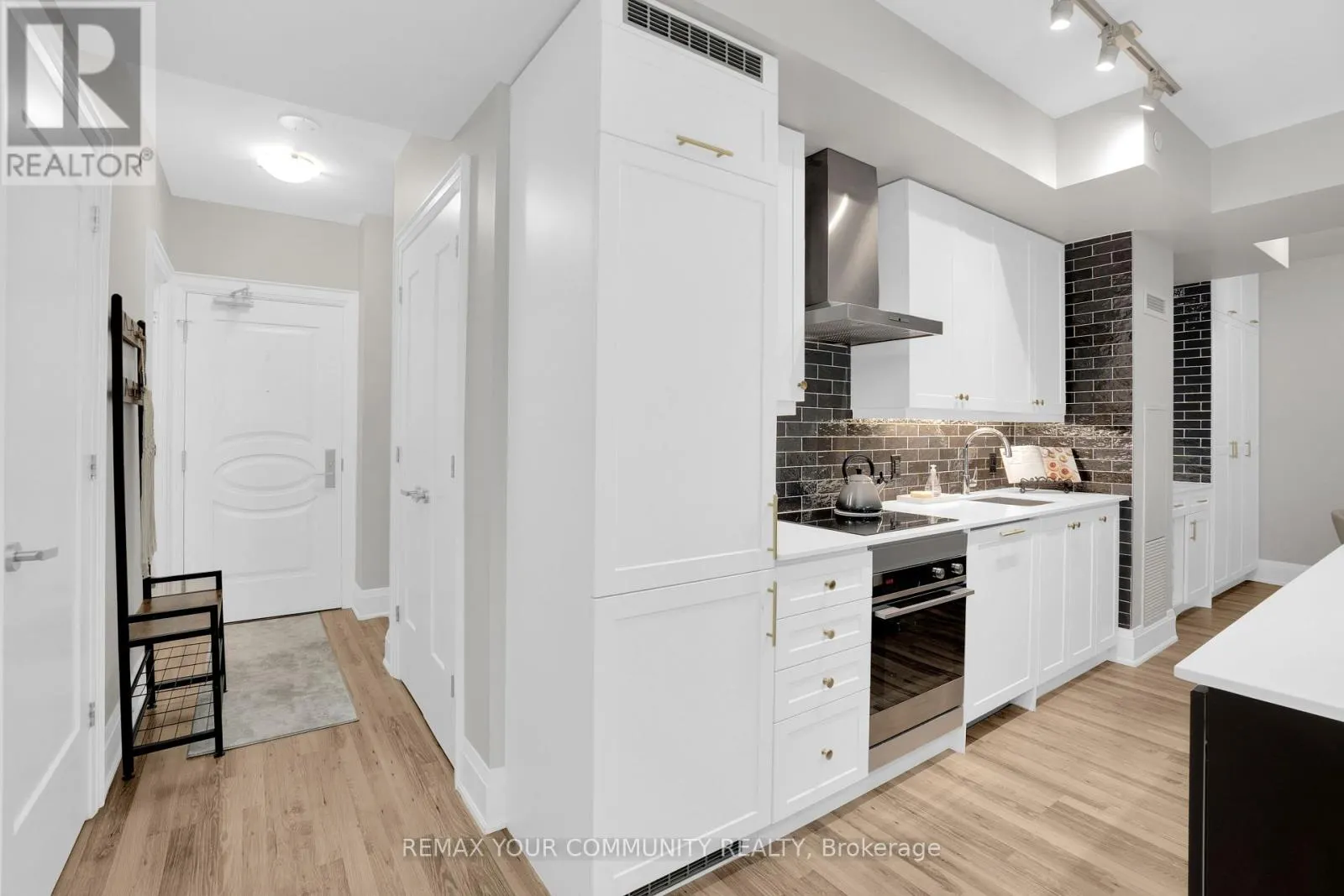 523 - 9085 JANE STREET