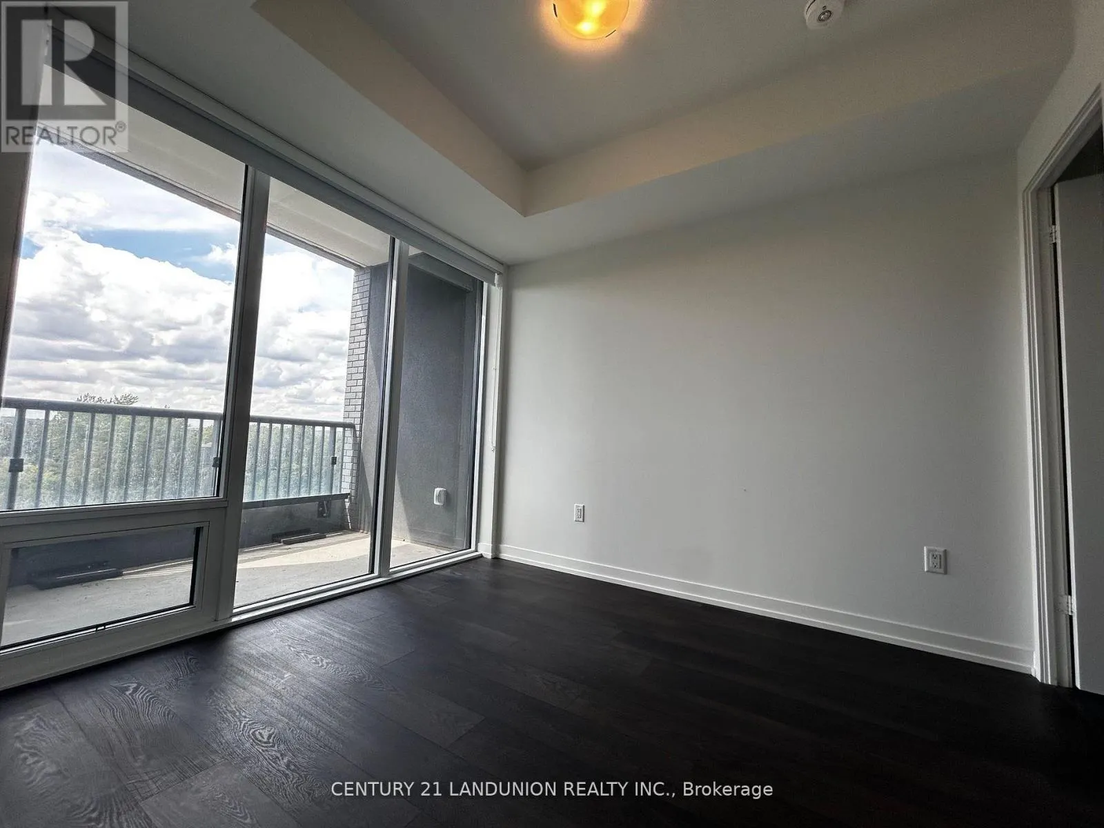 501W - 3 ROSEWATER STREET