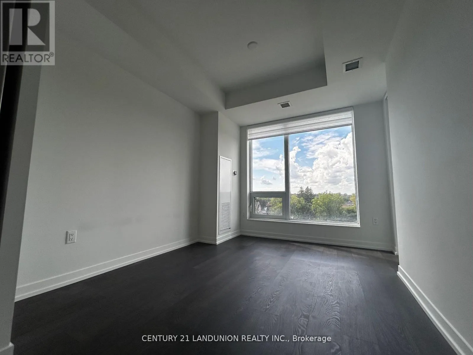 501W - 3 ROSEWATER STREET
