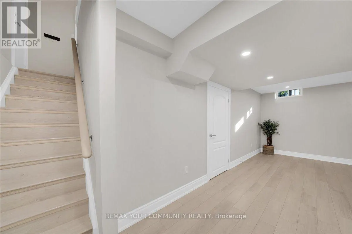250 ROSELAWN DRIVE