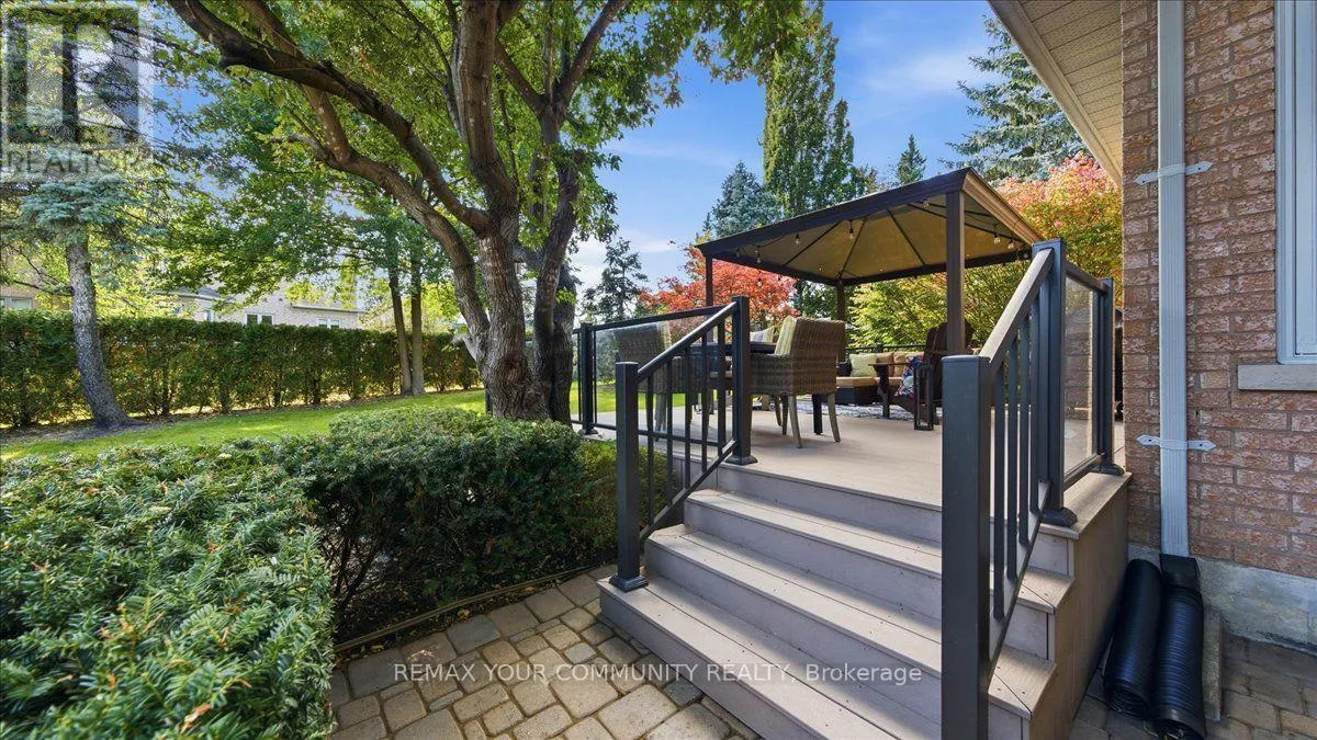 250 ROSELAWN DRIVE