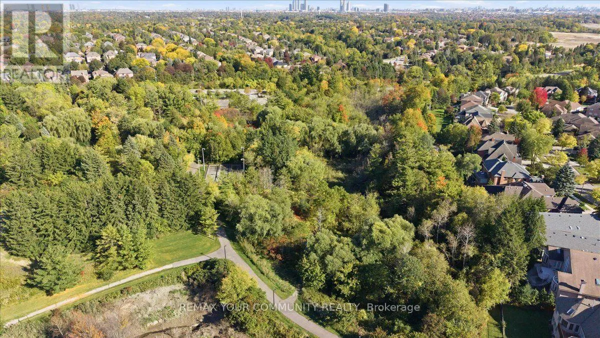 250 ROSELAWN DRIVE