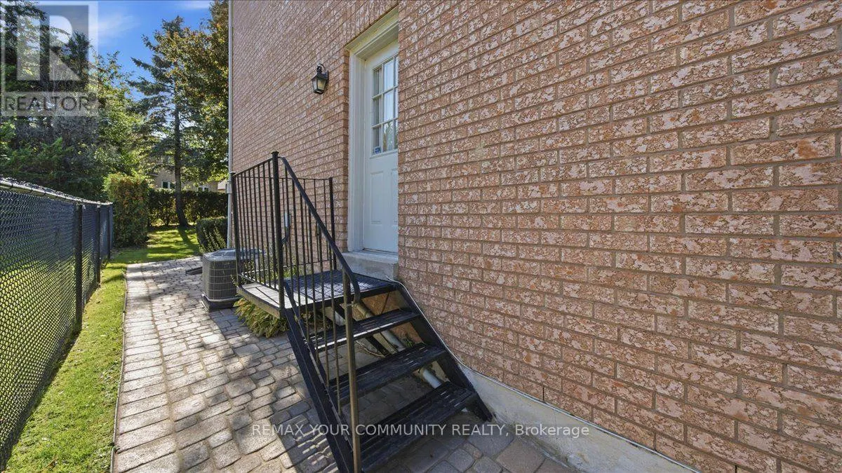 250 ROSELAWN DRIVE