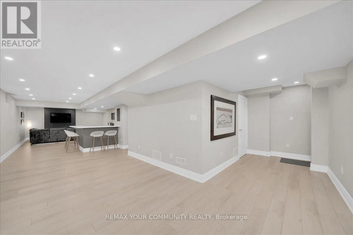250 ROSELAWN DRIVE
