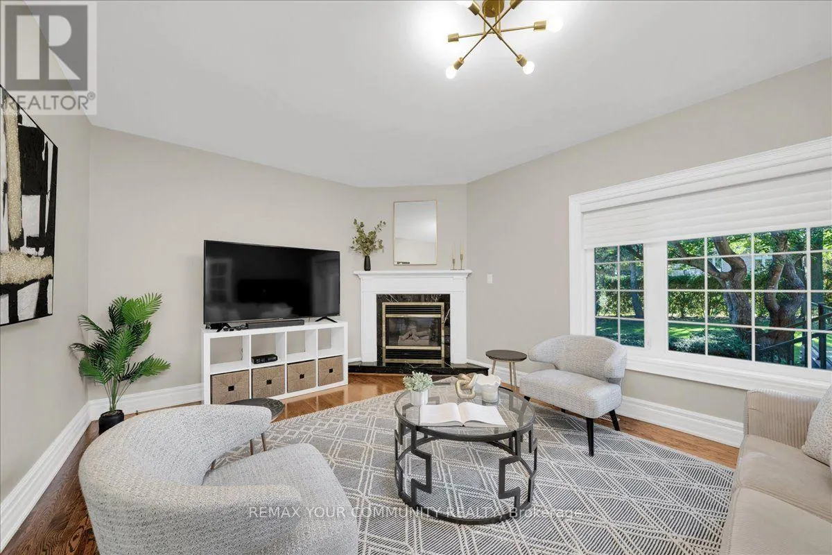 250 ROSELAWN DRIVE