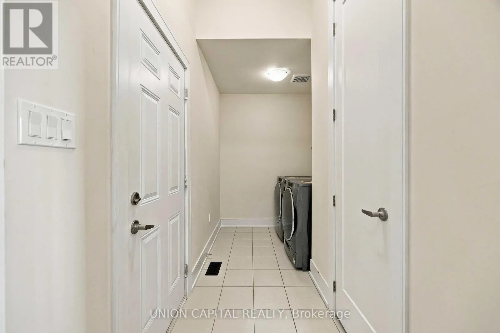 297 SEAVIEW HEIGHTS