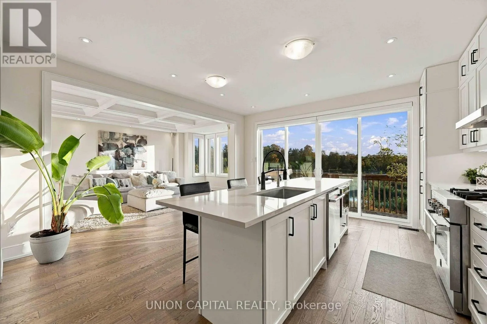 297 SEAVIEW HEIGHTS