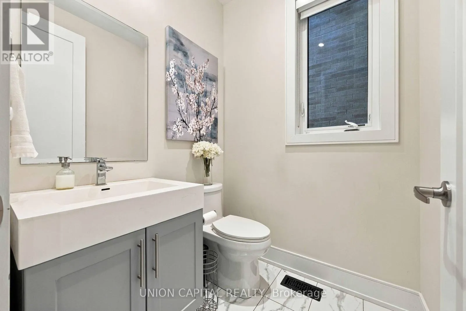 297 SEAVIEW HEIGHTS