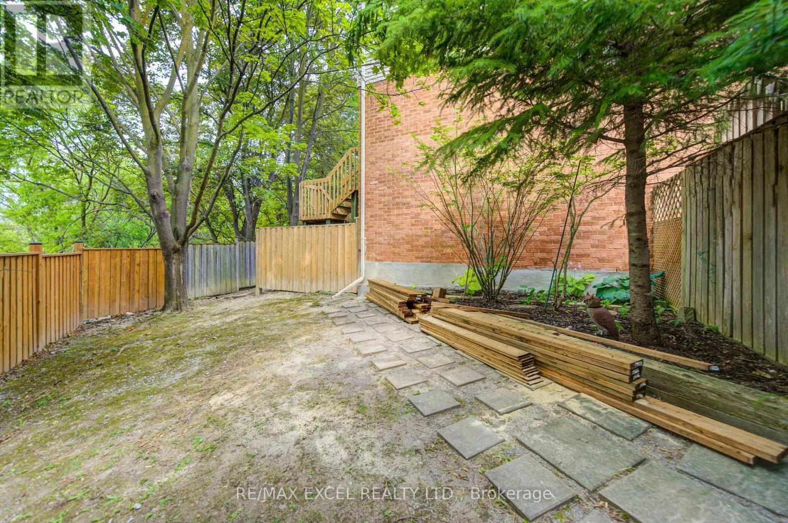 563 TARA HILL CIRCLE