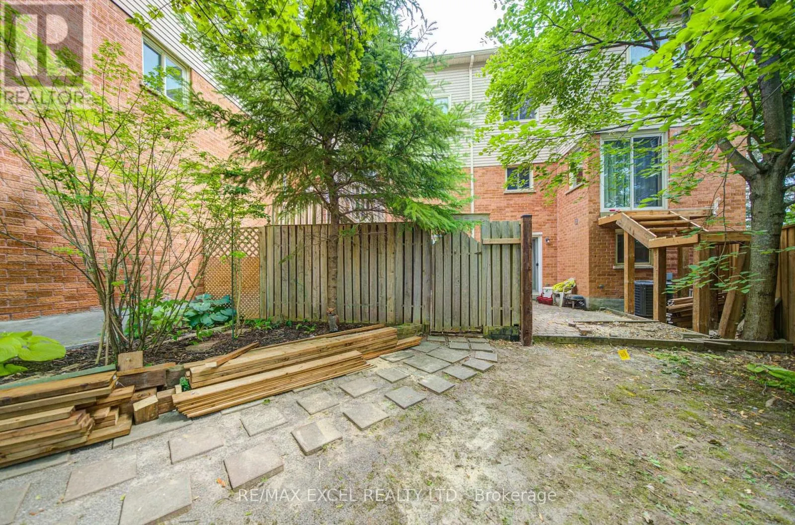 563 TARA HILL CIRCLE