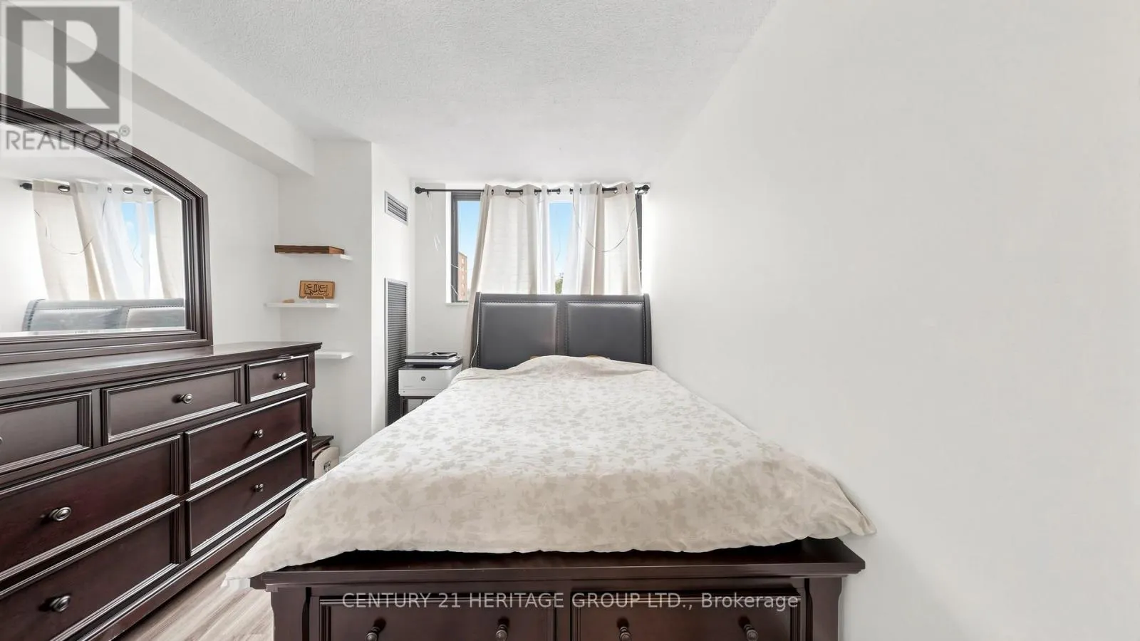 406 - 40 BAIF BOULEVARD