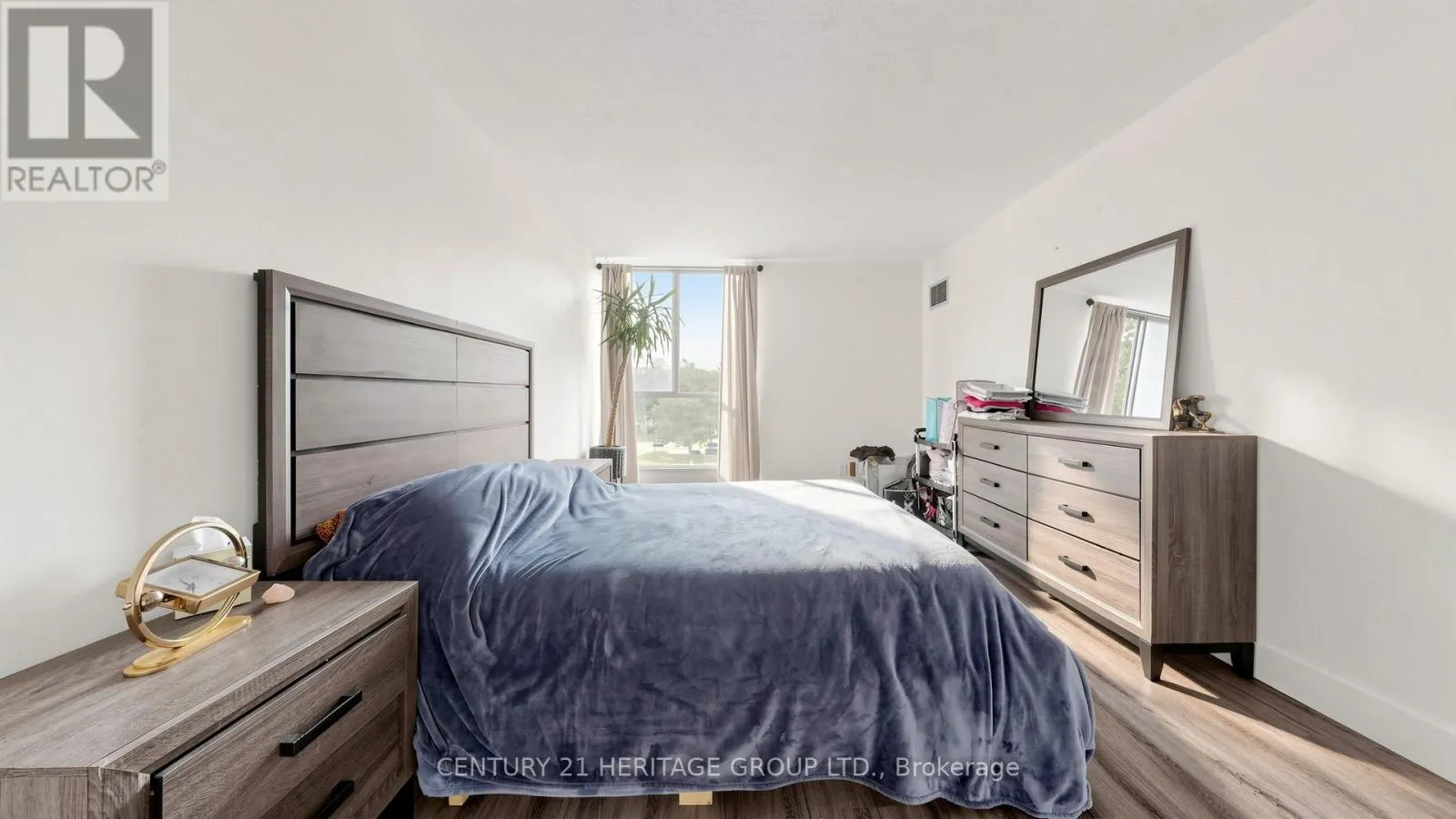406 - 40 BAIF BOULEVARD