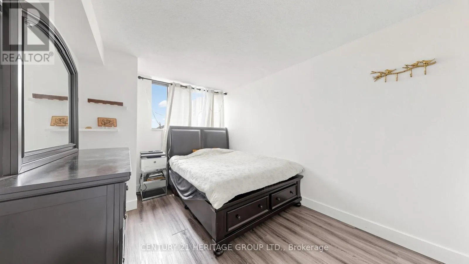 406 - 40 BAIF BOULEVARD
