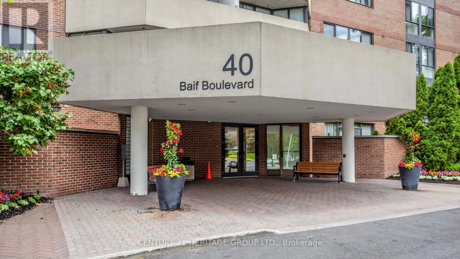 406 - 40 BAIF BOULEVARD