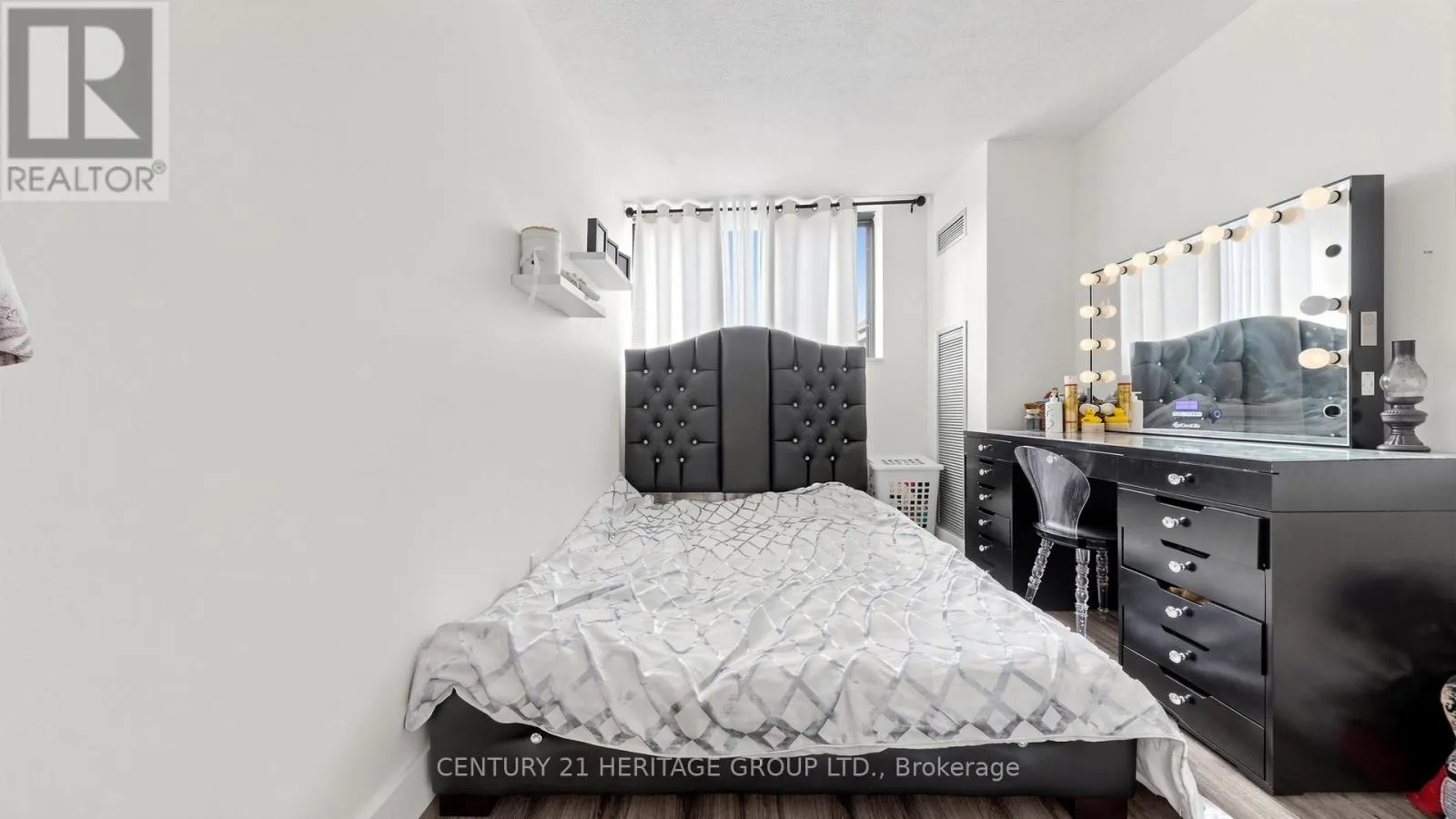 406 - 40 BAIF BOULEVARD