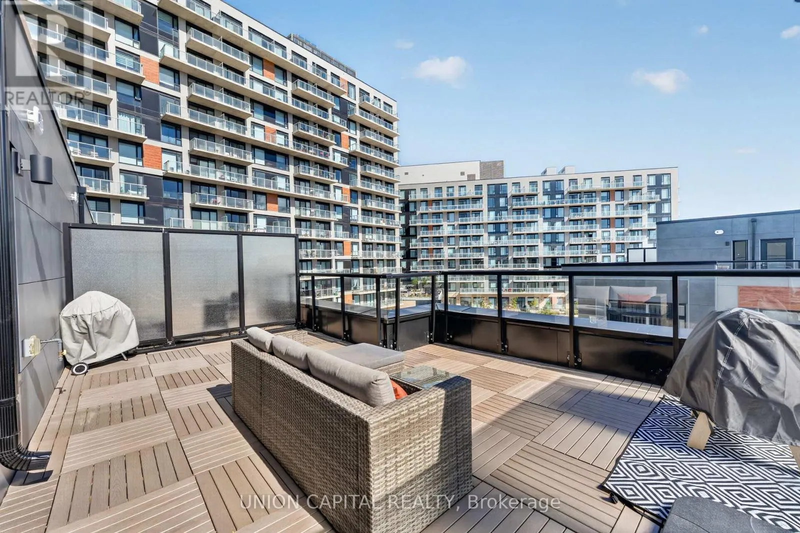 1227 - 8 DAVID EYER ROAD