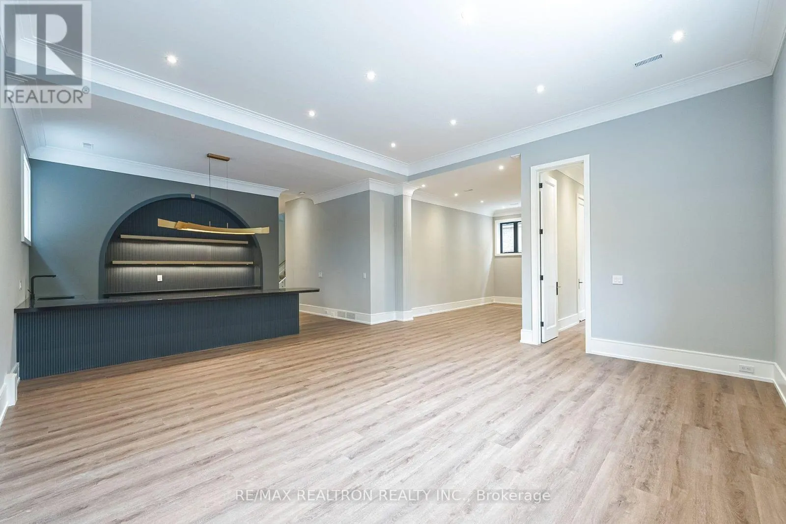 28 SCOTT DRIVE