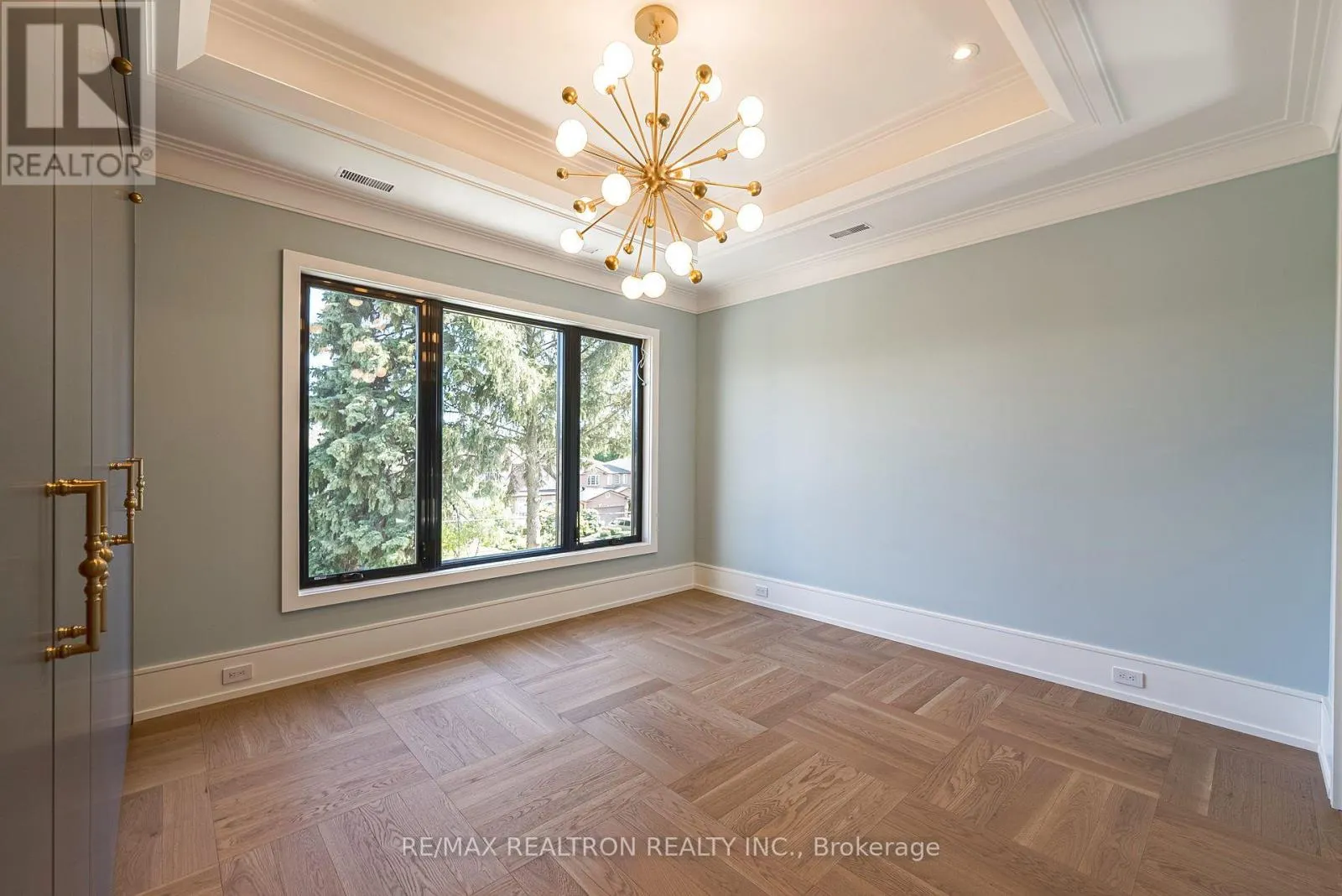 28 SCOTT DRIVE