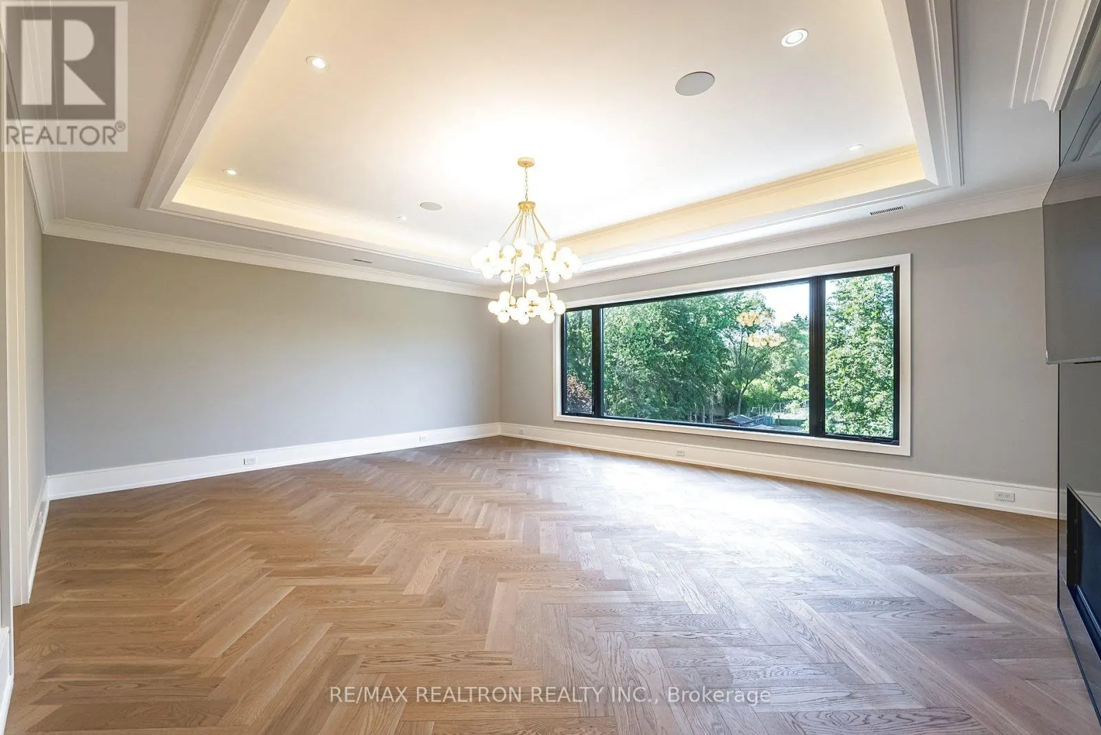 28 SCOTT DRIVE