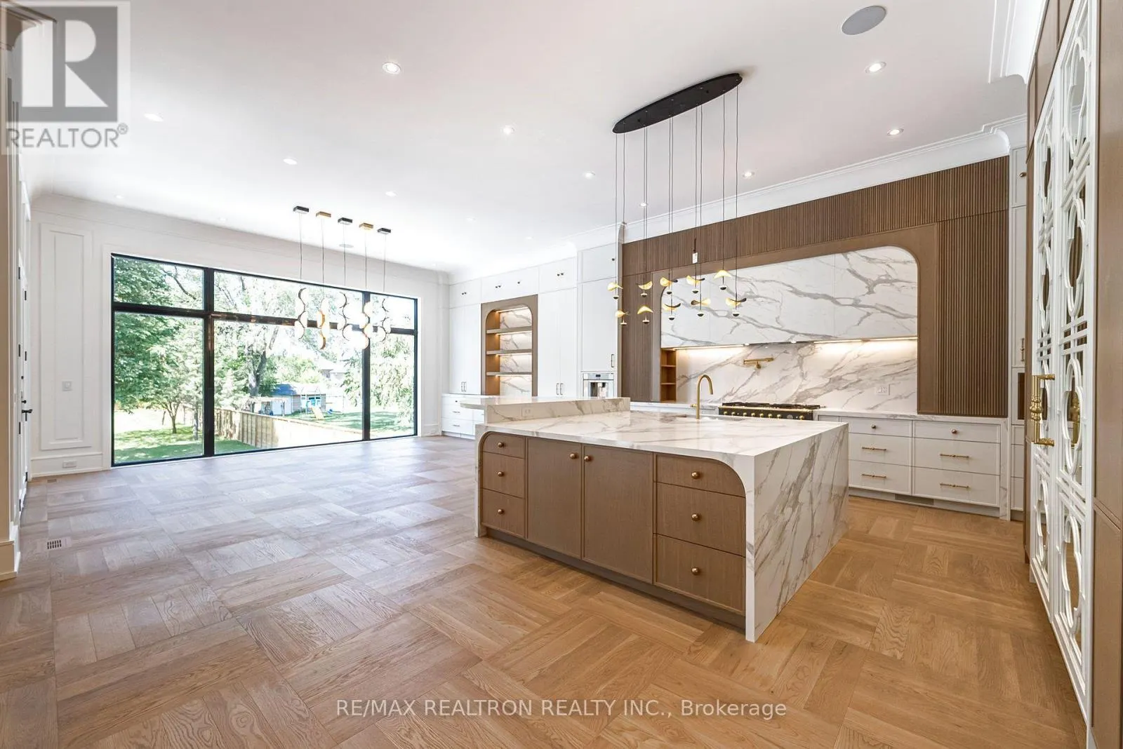 28 SCOTT DRIVE