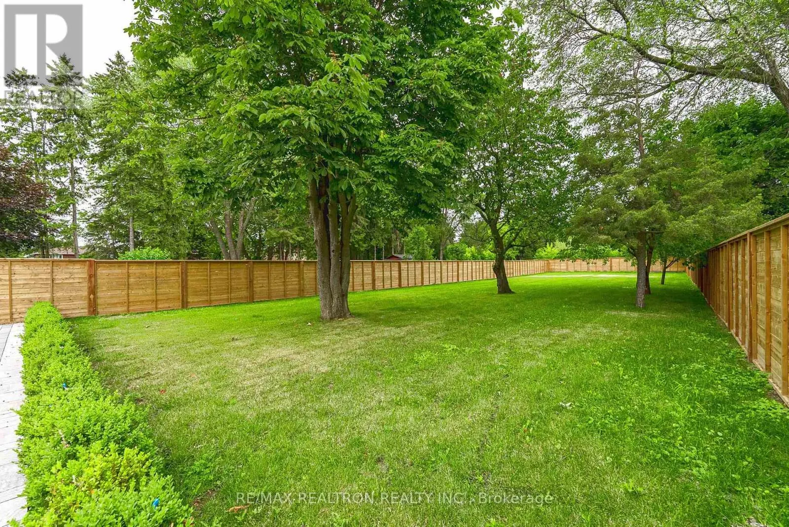 28 SCOTT DRIVE