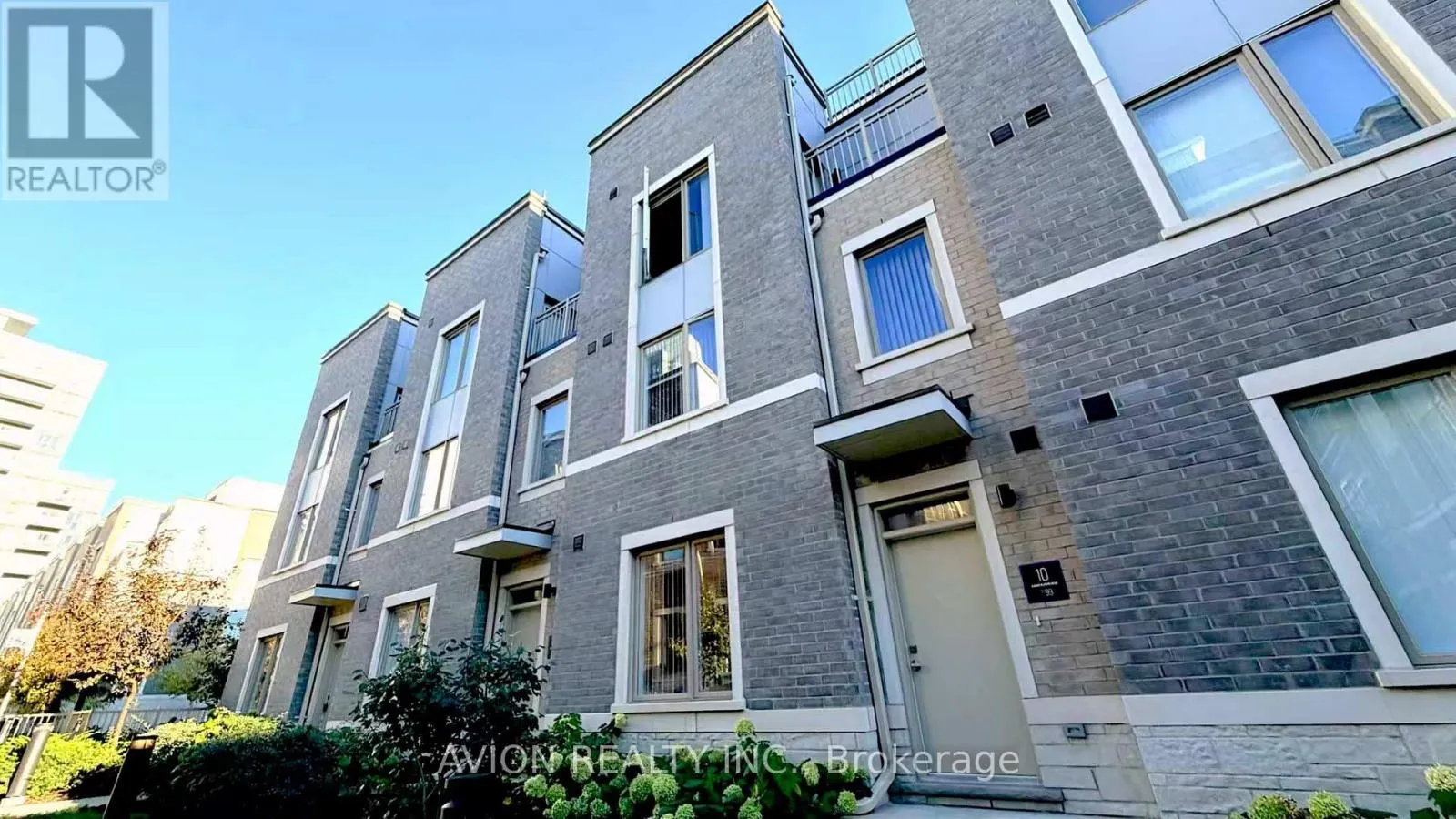 99 - 10 ALMOND BLOSSOM MEWS