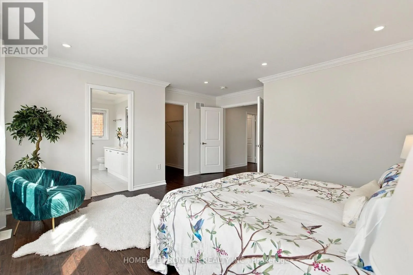 1526 FARROW CRESCENT