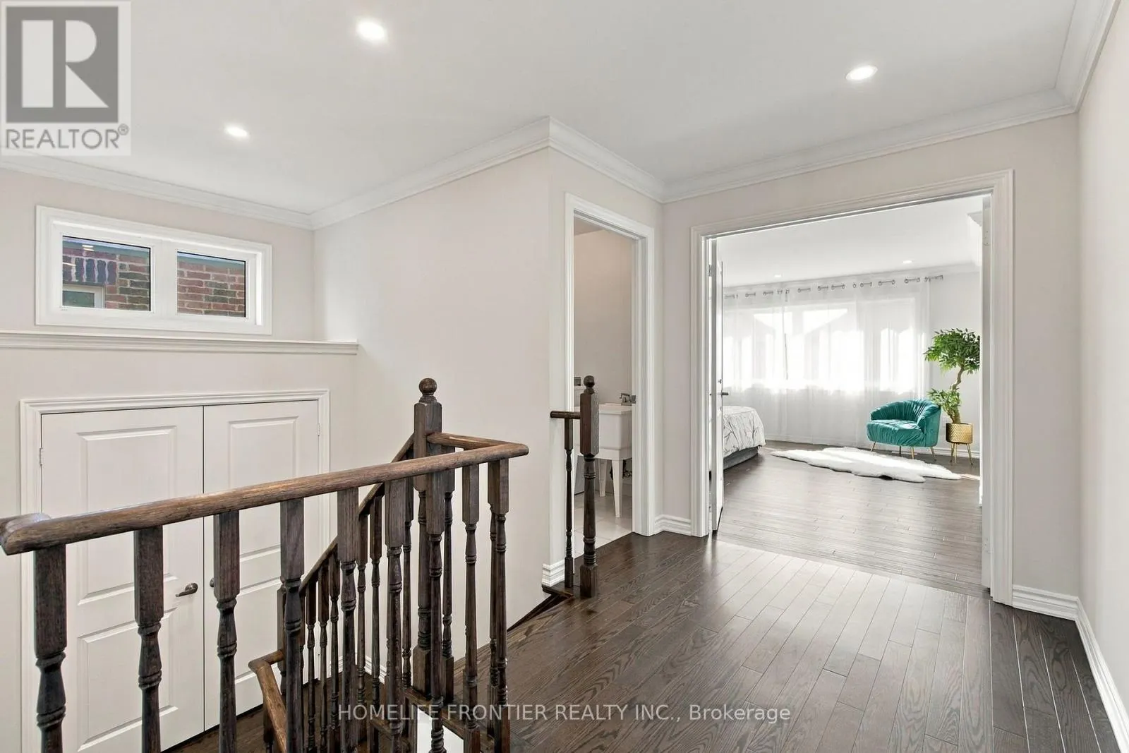 1526 FARROW CRESCENT