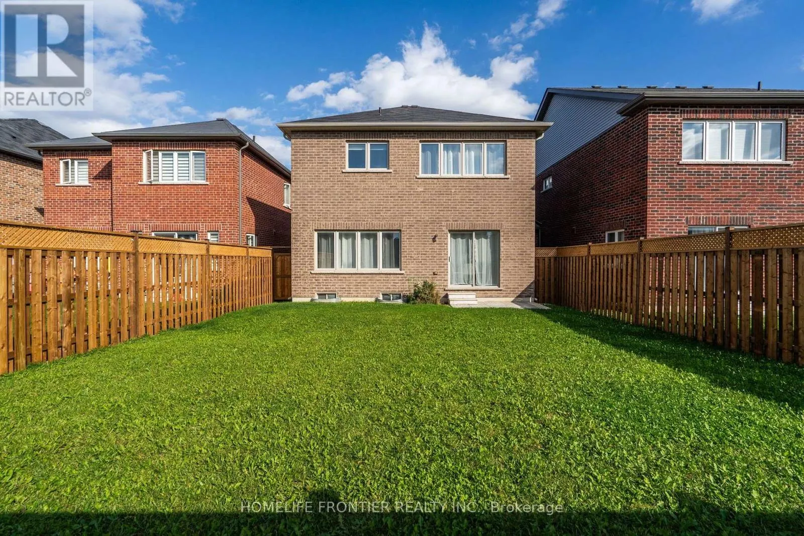 1526 FARROW CRESCENT