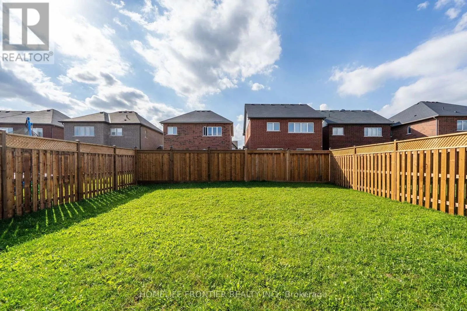 1526 FARROW CRESCENT