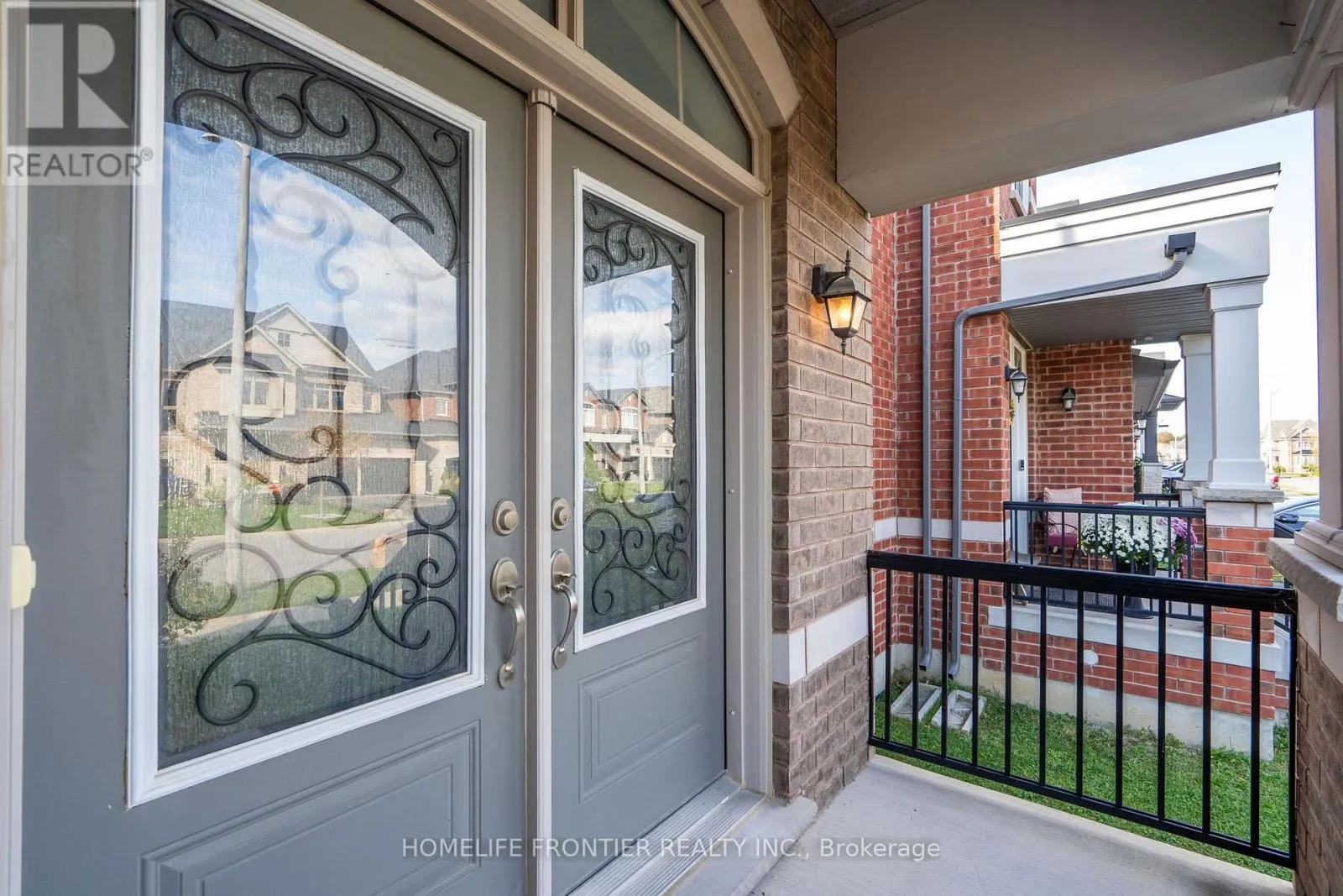 1526 FARROW CRESCENT