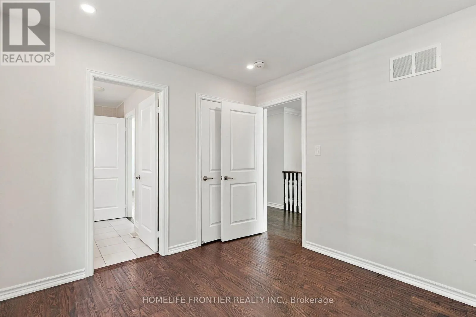 1526 FARROW CRESCENT