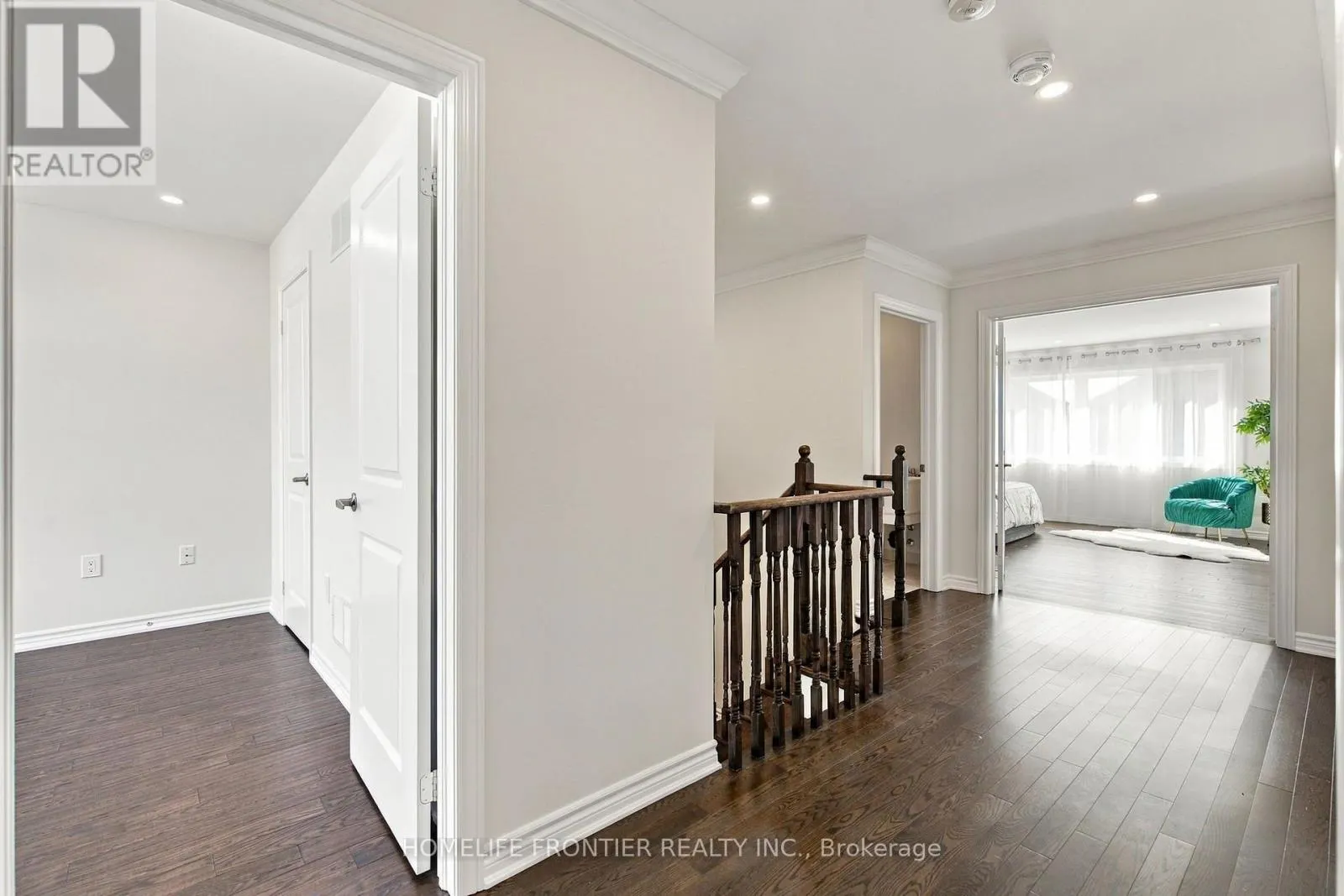 1526 FARROW CRESCENT