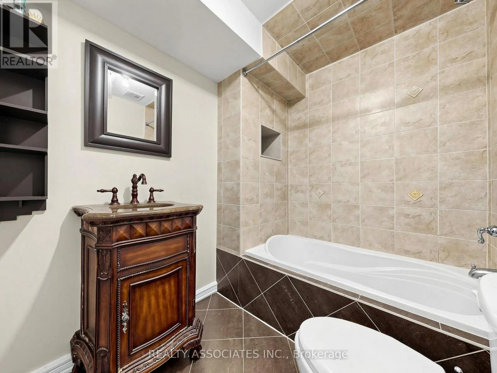 96 ZINNIA PLACE S