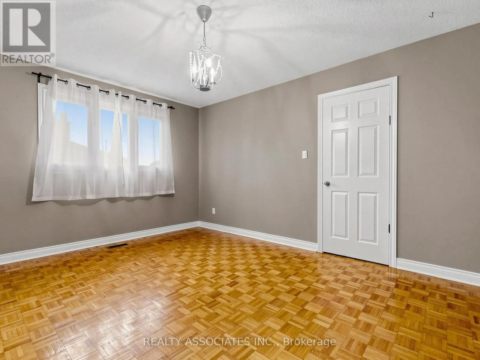96 ZINNIA PLACE S